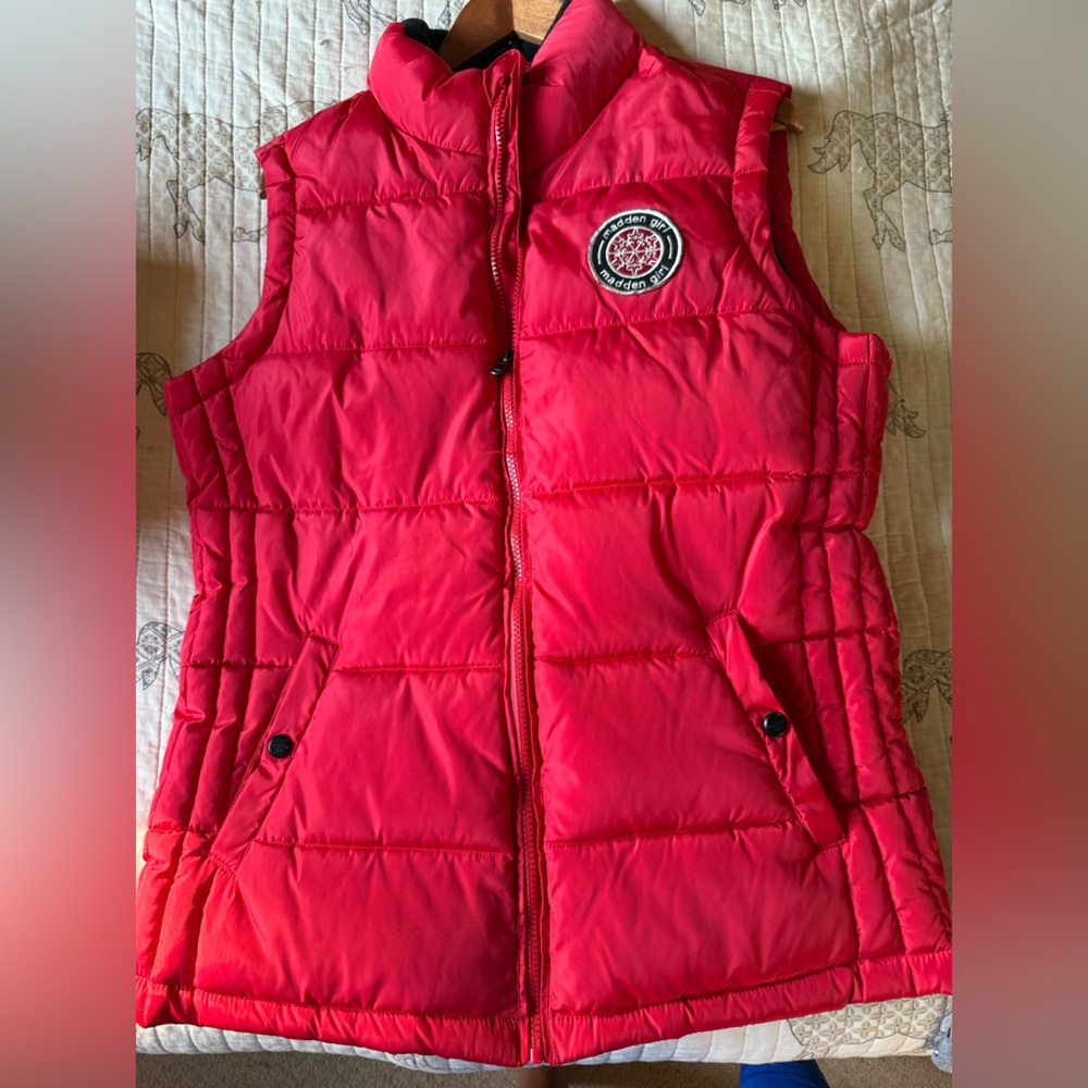 Steve Madden, Madden Girl Puffer Ski Vest Red Large NWT